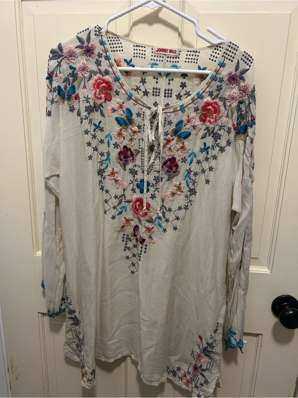 Johnny Was Butterfly Winter Embroidered Blouse White Boho Tunic size L - Picture 4 of 12